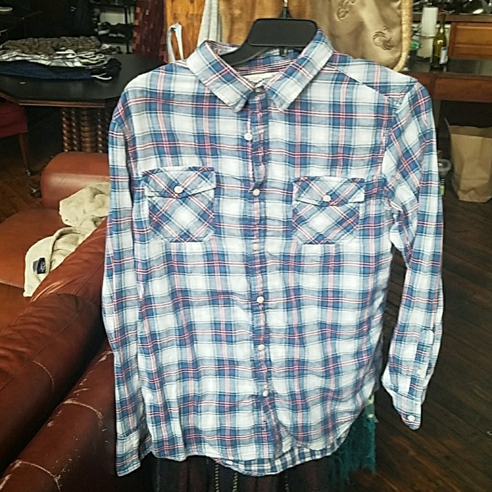 Double pocket, plaid button down